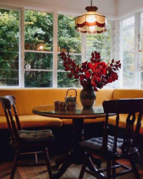 Harrys House Warburton - Peaceful Riverside cottage in the perfect location